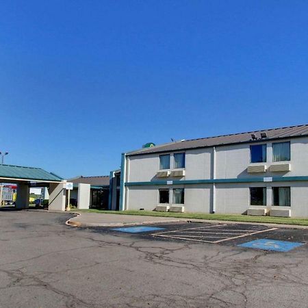 Baymont Inn & Suites Shawnee Buitenkant foto