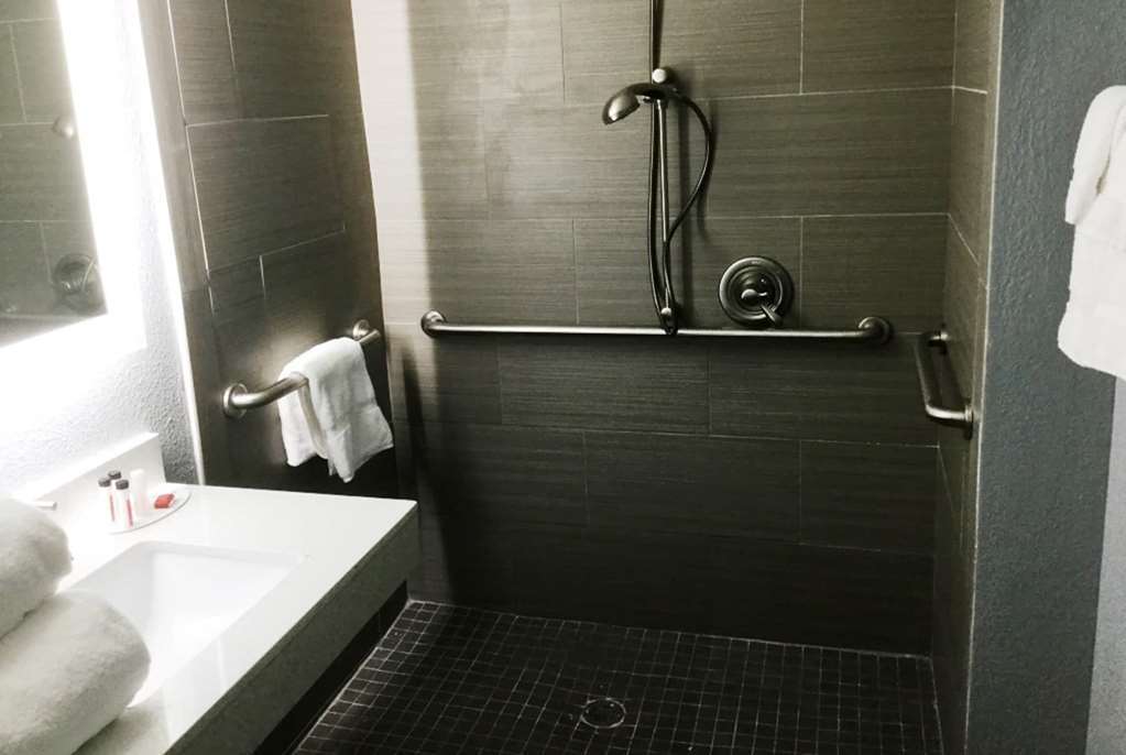 Baymont Inn & Suites Shawnee Kamer foto