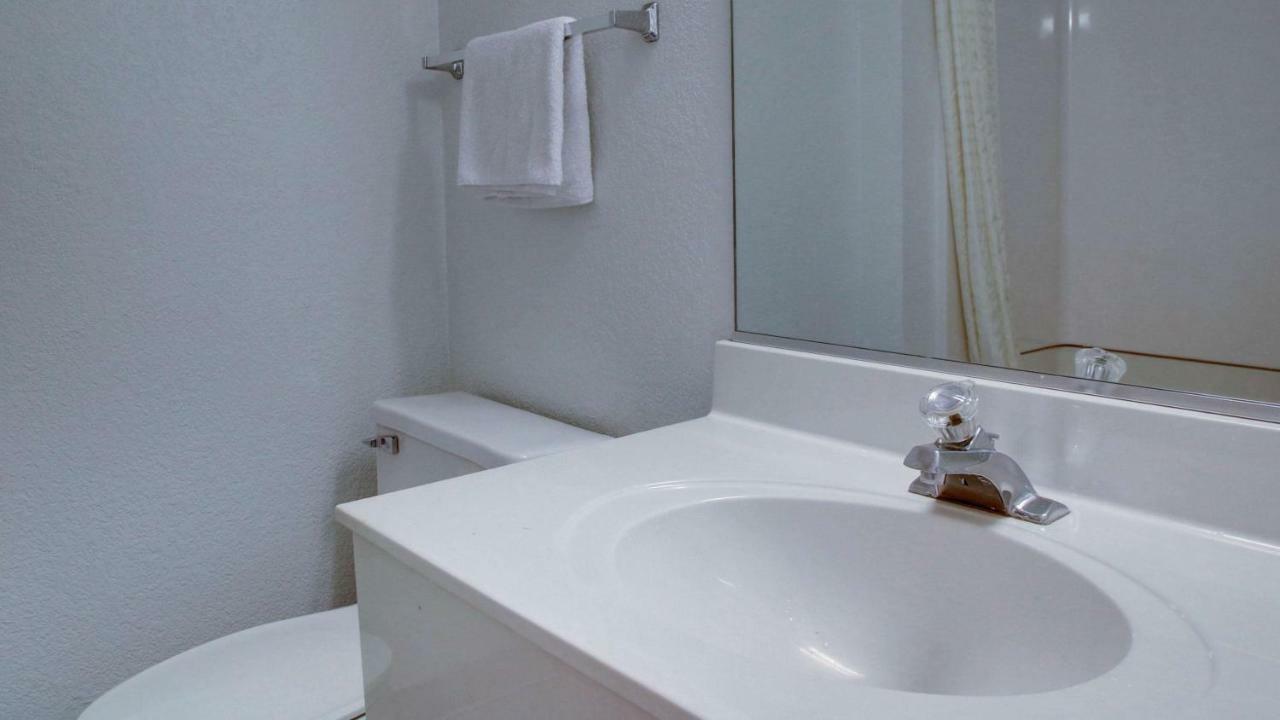 Baymont Inn & Suites Shawnee Buitenkant foto