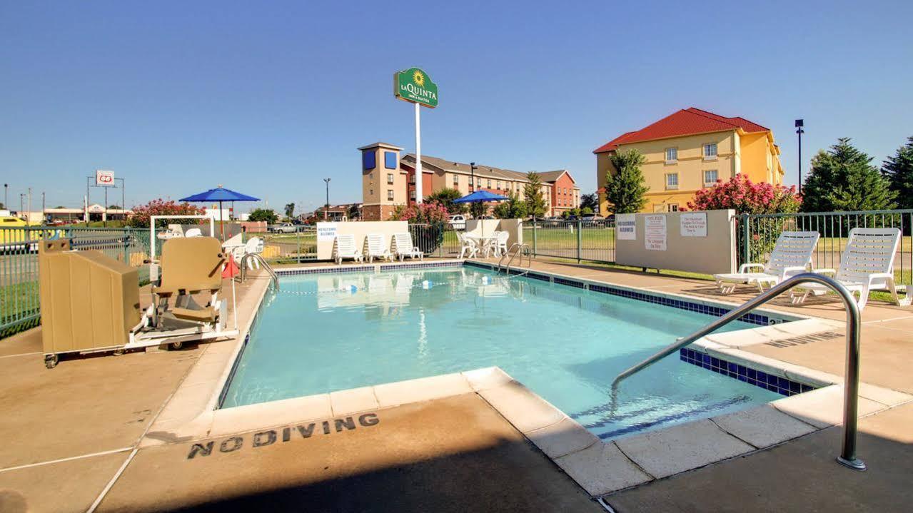 Baymont Inn & Suites Shawnee Buitenkant foto